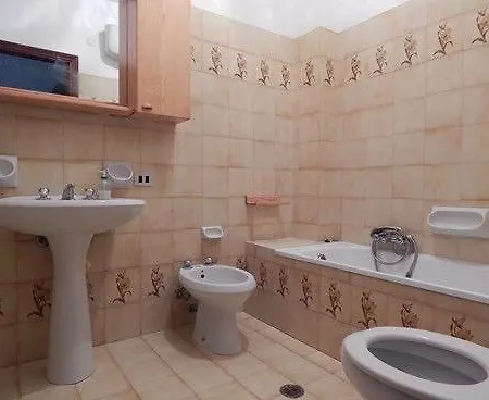 N37 - Numana, Trilocale Con Giardino A Due Passi Dal Mare Numana